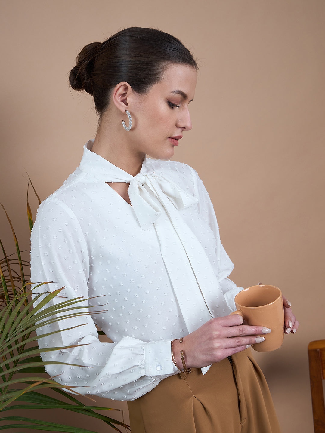 Noi Womens White Top With Neck Tie-Up
